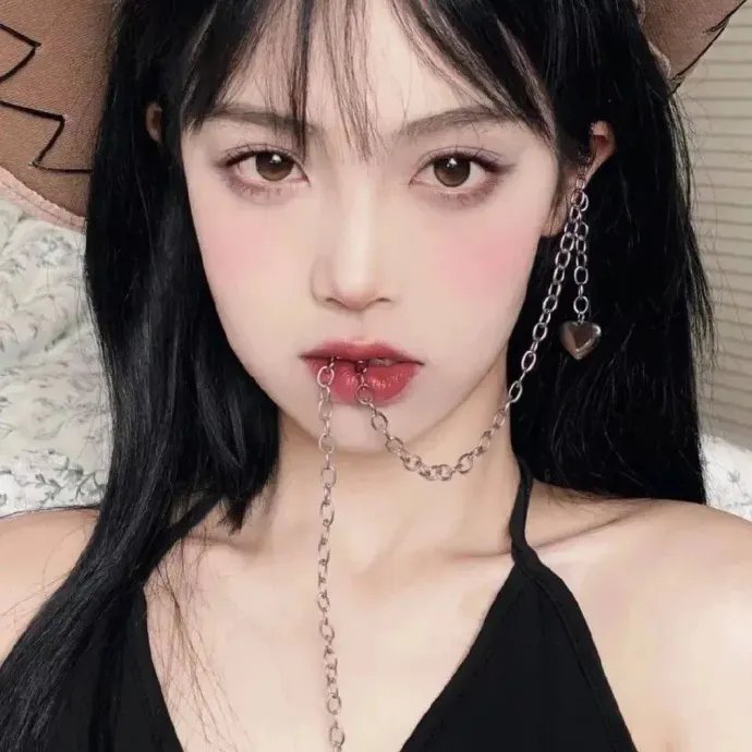 女恶魔人